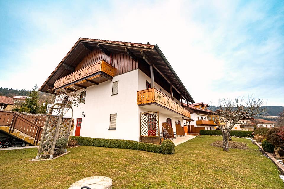 Titel — Mehrfamilienhaus, 399 m² in Haibach