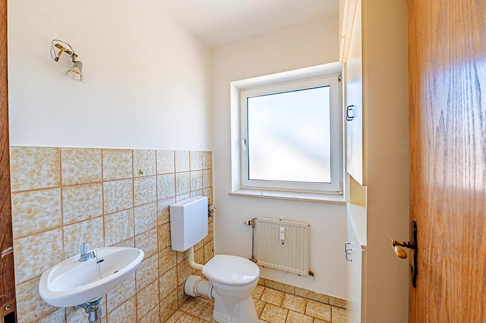 Gäste WC — Etagenwohnung, 116 m² in Straubing
