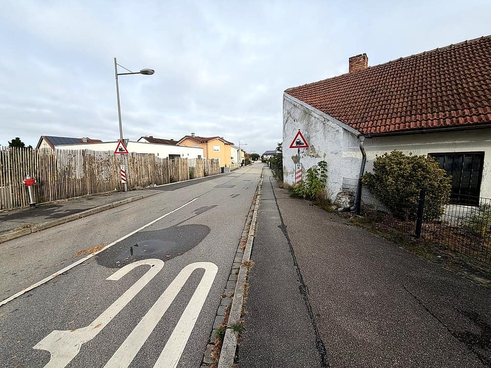 09_Front_zur_Dornierstrasse — Einfamilienhaus, 167 m² in Straubing
