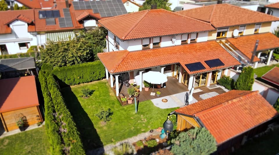 Luftbild — Doppelhaushälfte, 140 m² in Straubing