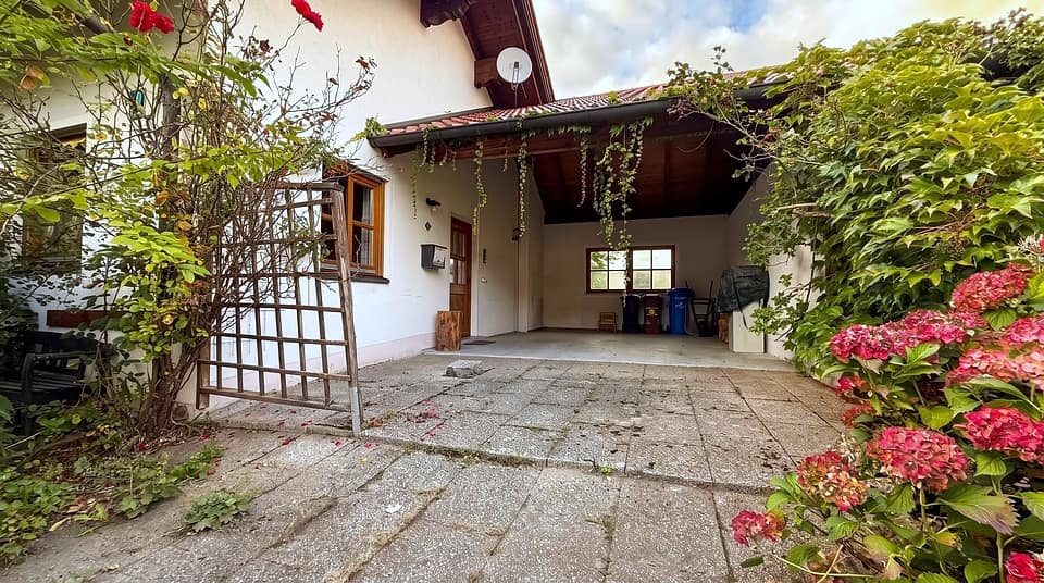 05_Eingangsbereich_ueberdachter_Freisitz — Einfamilienhaus, 127 m² in Haibach
