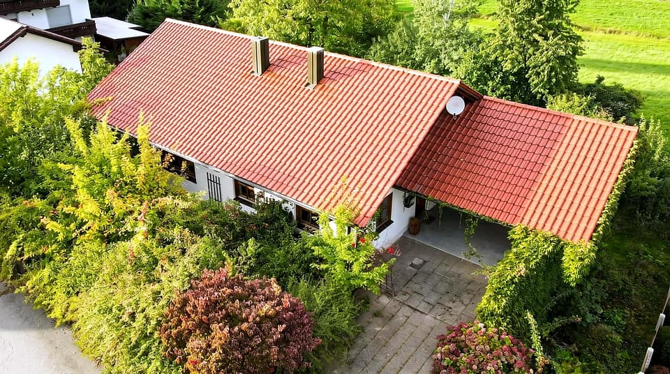03_Luftaufnahme_Eingangsseite_mit_Carport — Einfamilienhaus, 127 m² in Haibach