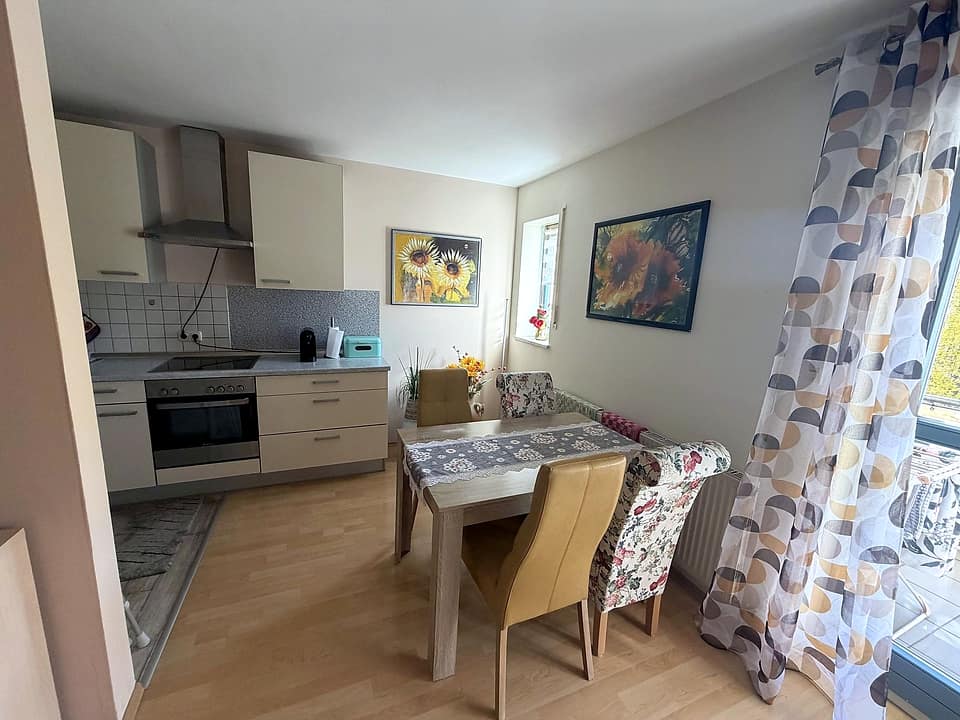 03_Kueche_mit_Essplatz — Etagenwohnung, 44 m² in Straubing