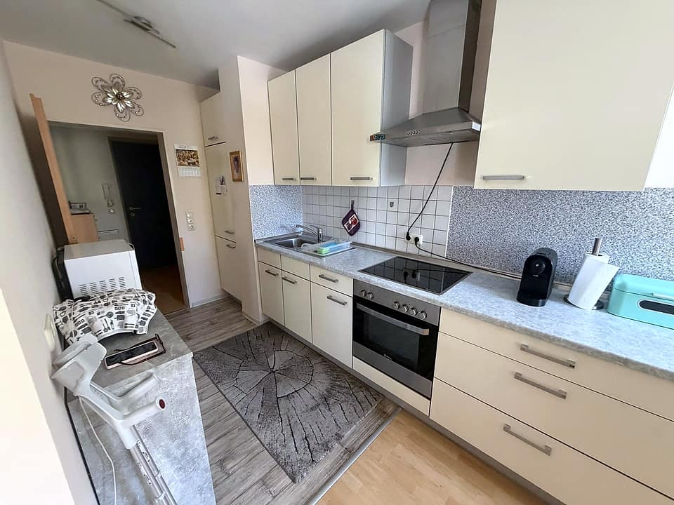 04_Einbaukueche — Etagenwohnung, 44 m² in Straubing