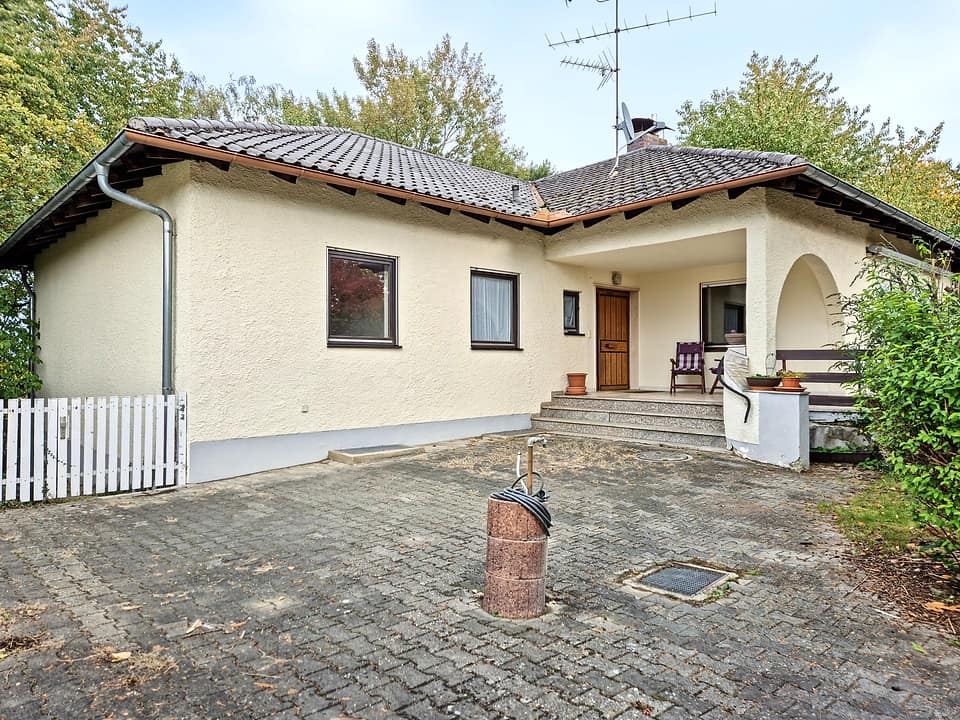 Außenansicht Eingangsseite — Einfamilienhaus, 145 m² in Atting