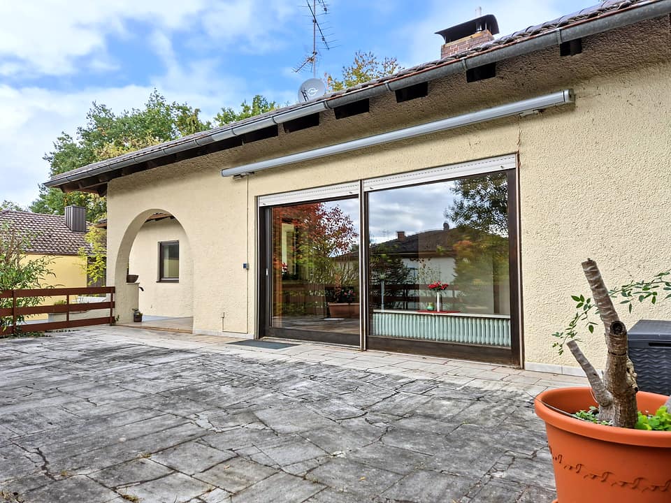Gartenansicht mit Terrasse — Einfamilienhaus, 145 m² in Atting