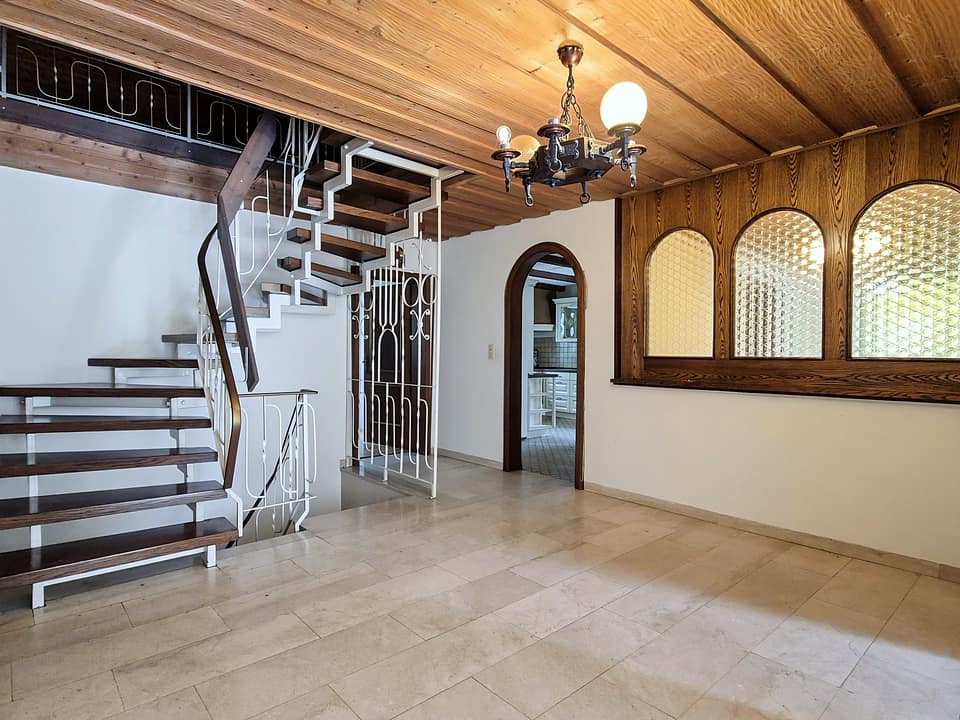 Diele mit Treppe — Einfamilienhaus, 145 m² in Atting