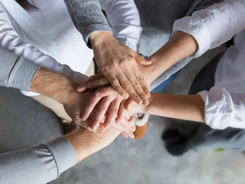 Soziales Engagement von Denis Erdmann - Spenden für den Kindergarten Christkönig in Straubing, sowie für den SV Türk Gücü Straubing